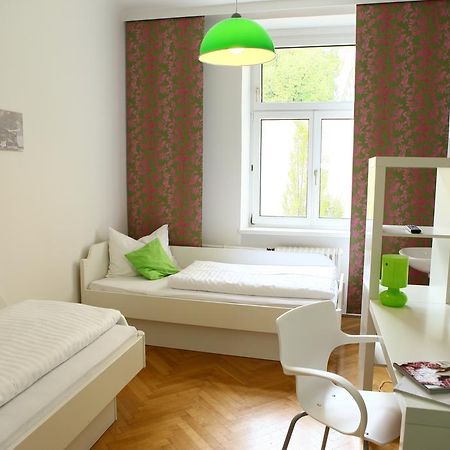 Hostel & Guesthouse Kaiser 23 Wien Rum bild