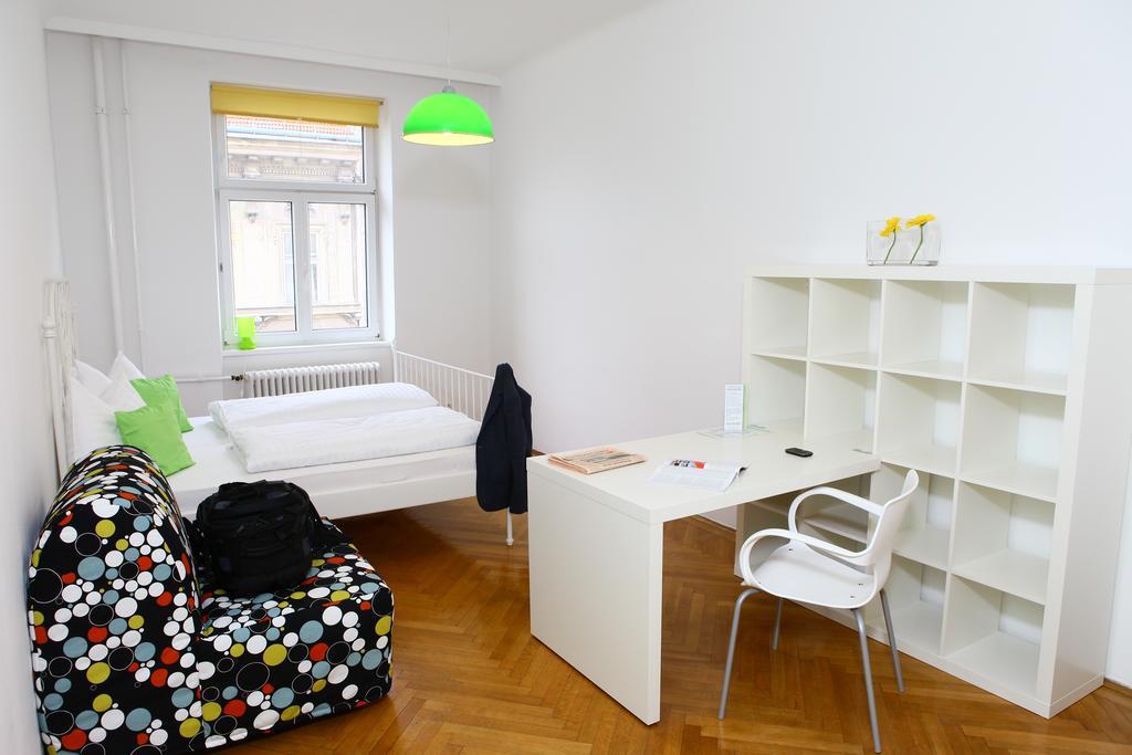 Hostel & Guesthouse Kaiser 23 Wien Rum bild