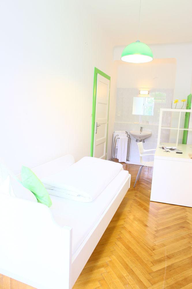 Hostel & Guesthouse Kaiser 23 Wien Exteriör bild